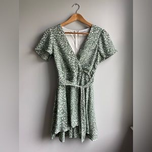 GREEN MINI DRESS SIZE 0